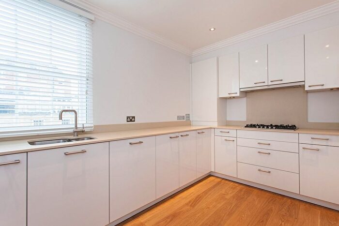 2 Bedroom Flat To Rent In Upper Berkeley Street, Marylebone, London, W1H