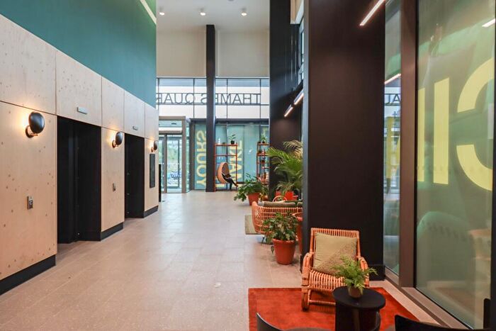 2 Bedroom Flat To Rent In Thames Quarter, Reading, RG1