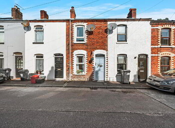 1 Bedroom Mid Terraced House For Sale In Mayfield Street, Belfast, BT9
