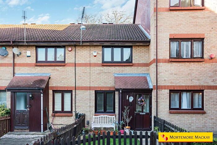 2 Bedroom House For Sale In Mortimer Drive, Enfield, EN1