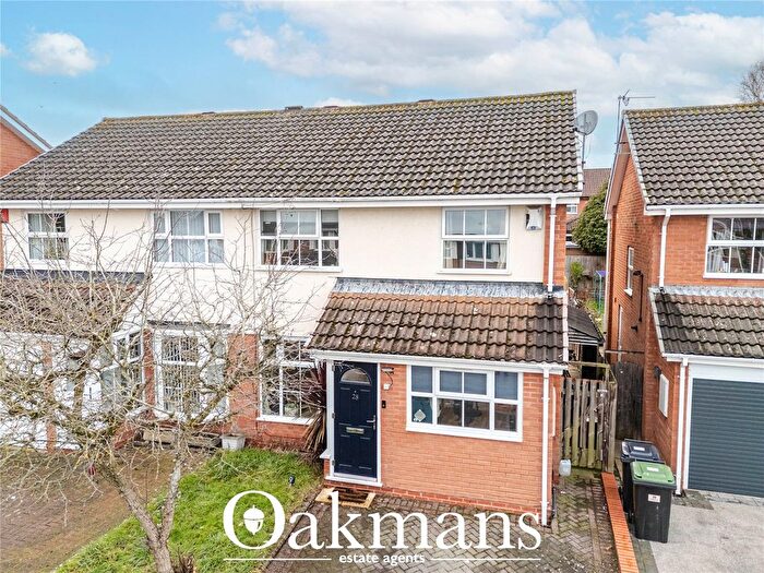 3 Bedroom Semi Detached House For Sale In Lindford Way, Birmingham, Worcestershire, B38