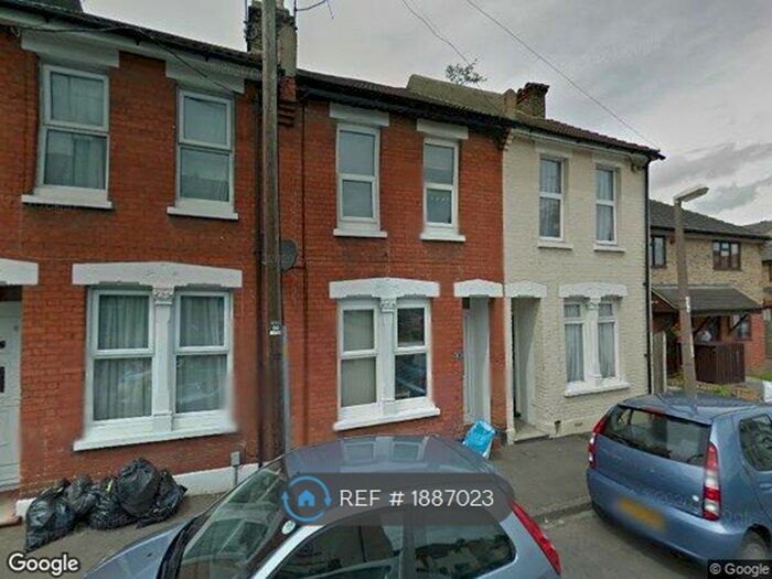 3 Bedroom End Of Terrace House To Rent In Church Street, Rochester, ME1