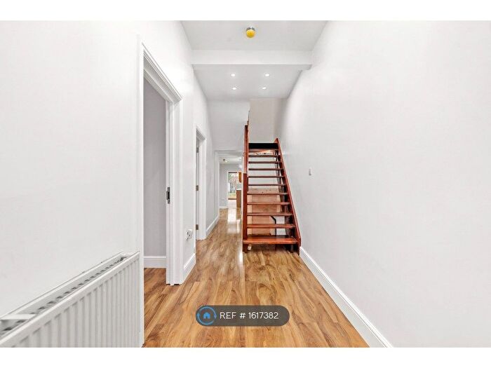 4 Bedroom Semi-Detached House To Rent In Stanwell Road, Ashford, TW15