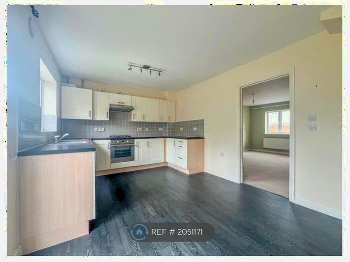 3 Bedroom SemiDetached House To Rent In Fieldfare Avenue, Portishead