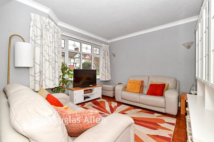 3 Bedroom Terraced House For Sale In Ilfracombe Gardens, Chadwell Heath, Essex, RM6