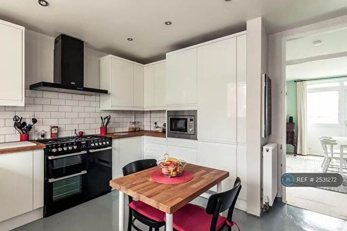 3 Bedroom Maisonette To Rent In Knapp Road, London, E3