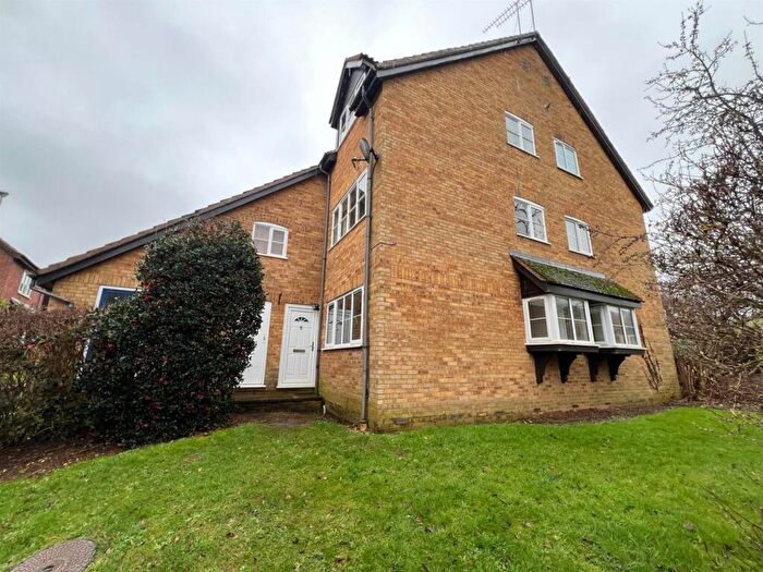 1 Bedroom Apartment To Rent In Woodstock, Knebworth, SG3