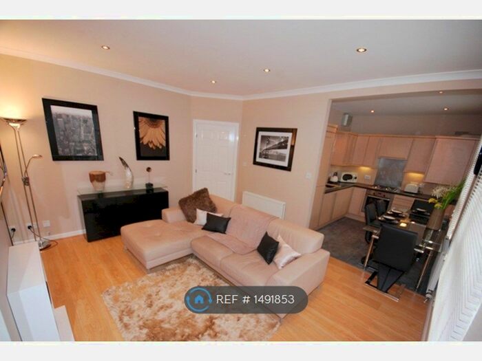 2 Bedroom Flat To Rent In New Century House, Aberdeen, AB11