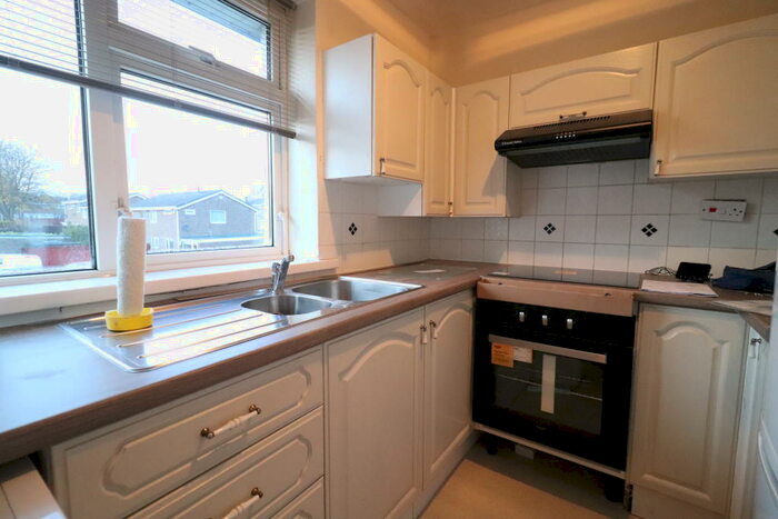 2 Bedroom Flat To Rent In Hogarth Drive, Washington, NE38