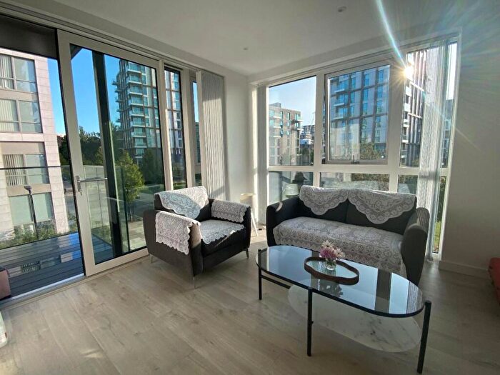 2 Bedroom Apartment To Rent In Hartingtons Court, Coster Avenue, Woodberry Down, N4