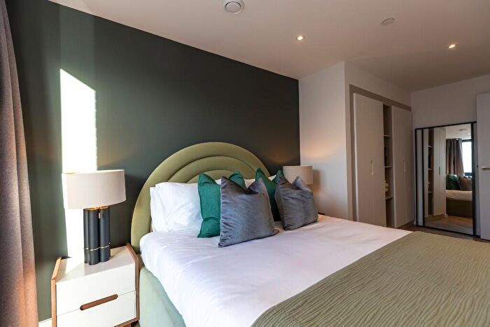 2 Bedroom Flat To Rent In Flat, Swan Street, Manchester, Greater Manchester, M4