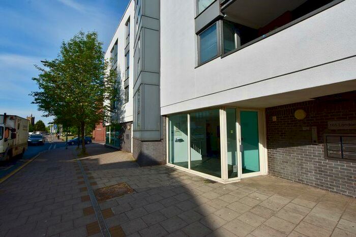 2 Bedroom Flat To Rent In London Road, Kingston Upon Thames, KT2