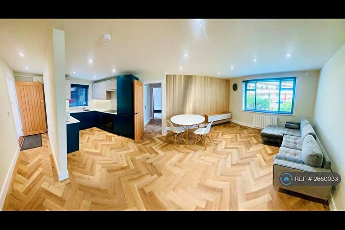 2 Bedroom Flat To Rent In Alexandra Court, Leamington Spa, CV31