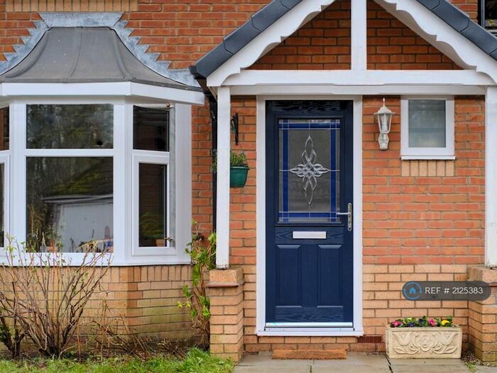 3 Bedroom Detached House To Rent In Caistor Close, Manchester, M16