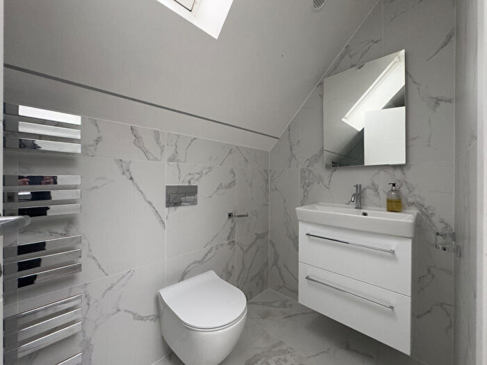 2 Bedroom Apartment To Rent In Flat, Fortess Road, London, NW5