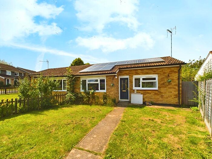 2 Bedroom House For Sale In Orchard Way, Breachwood Green, Hitchin, SG4