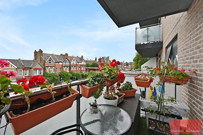 1 Bedroom Property For Sale In Church Road, London, NW10