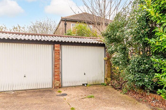 Garage / Parking To Rent In Kuala Gardens, Streatham, SW16
