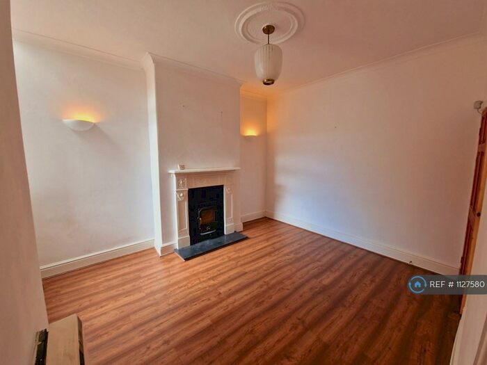 4 Bedroom Terraced House To Rent In Water Street, Manchester, M9