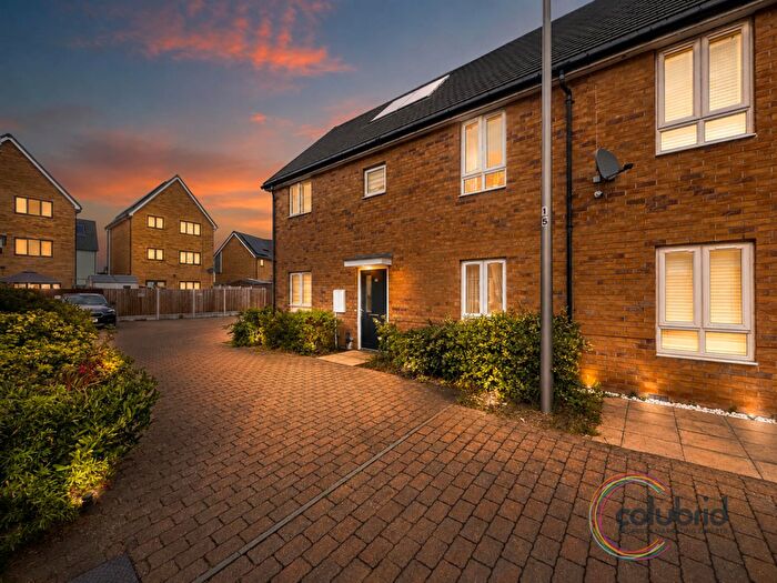 3 Bedroom Semi-Detached House For Sale In Barnmead Meadow, Grays, RM16