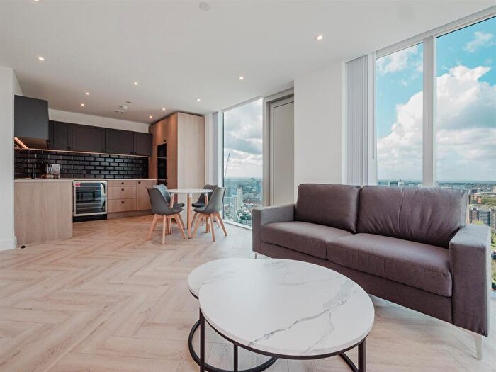 2 Bedroom Apartment To Rent In Bankside Boulevard, Salford, M3