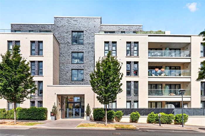 2 Bedroom Apartment For Sale In Chieftain Road, Longcross, Chertsey, Surrey, KT16