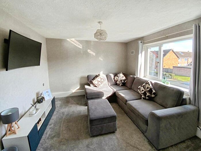 1 Bedroom Flat For Sale In Heslerton Avenue, Cottingham, HU16