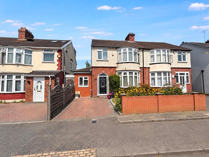 3 Bedroom House For Sale In High Mead, Luton, LU3