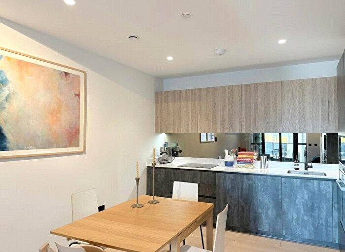 1 Bedroom Apartment For Sale In Empress Apartments, London, United Kingdom, E2