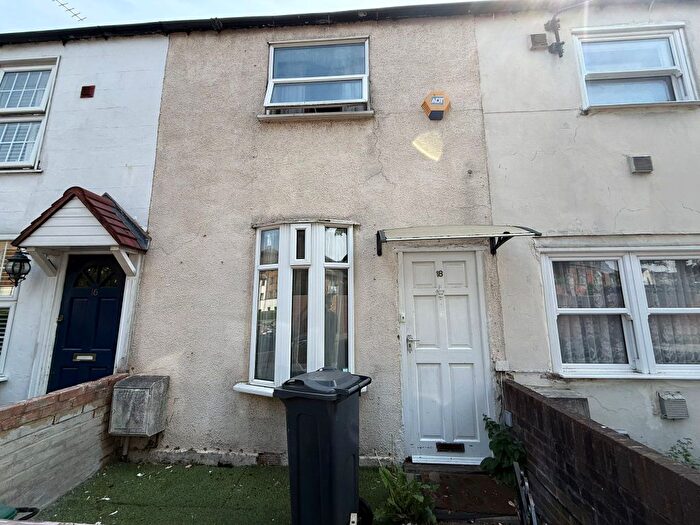2 Bedroom Terraced House To Rent In Whitton Road, Hounslow, TW3