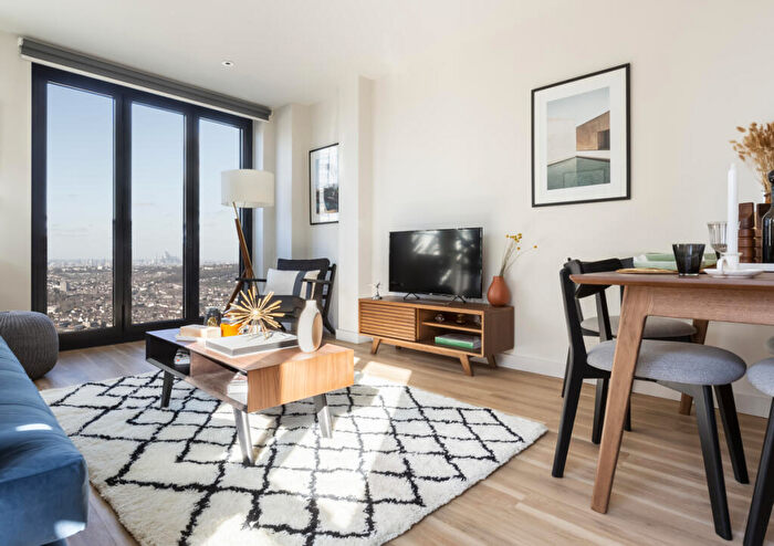 2 Bedroom Flat To Rent In Ten Degrees, Croydon, CR0