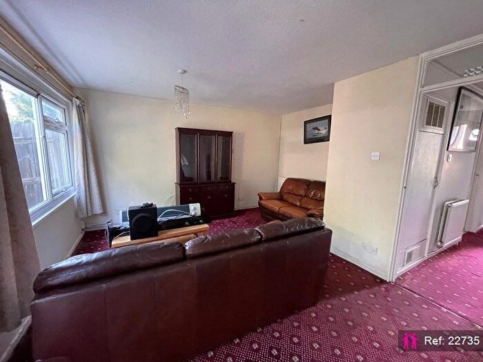 3 Bedroom Terraced House To Rent In Tavistock Close, St.Albans, AL1