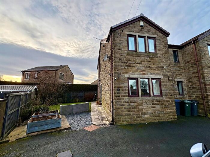 3 Bedroom Semi Detached House For Sale In Bush Hill Fold, Queensbury, Bradford, BD13