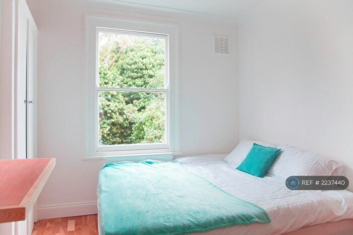 Studio To Rent In Mercia Grove, London, SE13