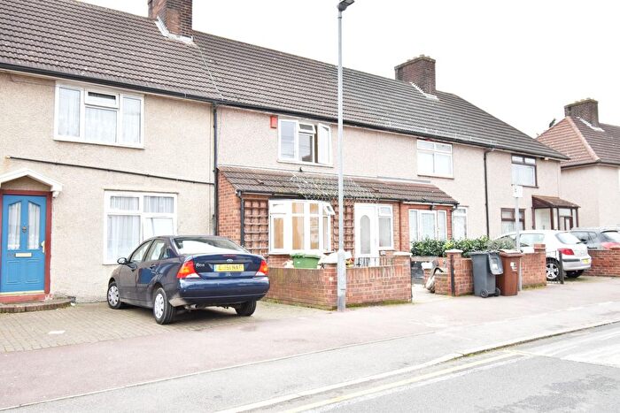3 Bedroom Terraced House To Rent In Langley Crescent, Dagenham, Essex, RM9