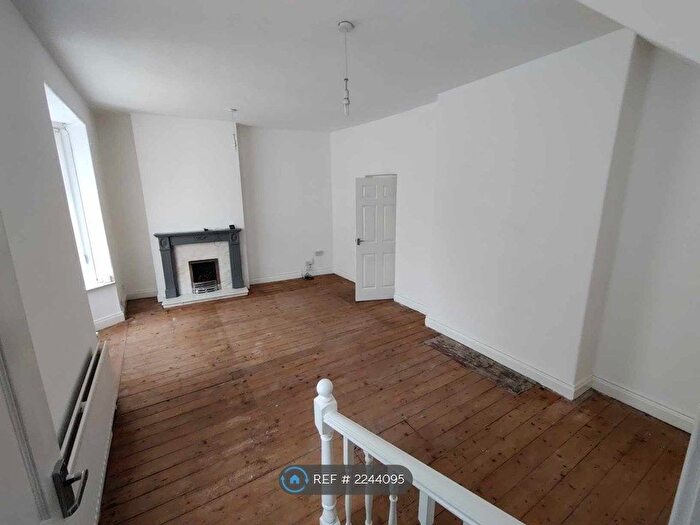 3 Bedroom Terraced House To Rent In Hyde Street, South Shields, NE33