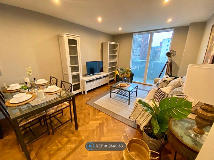 2 Bedroom Flat To Rent In Dearmans Place, Manchester, M3