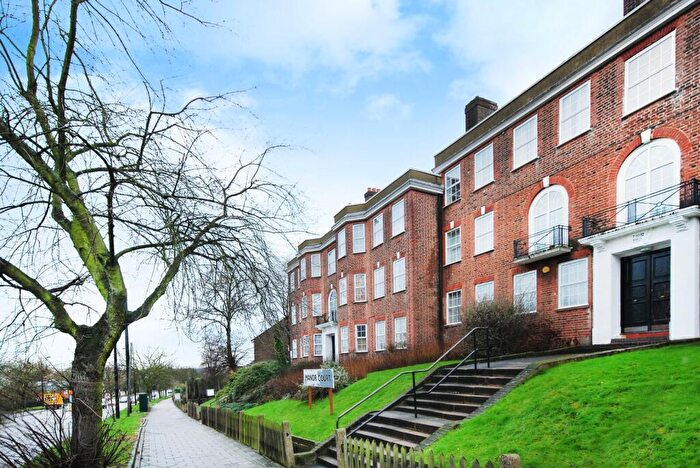 2 Bedroom Flat To Rent In Aylmer Road, Highgate, London, N2