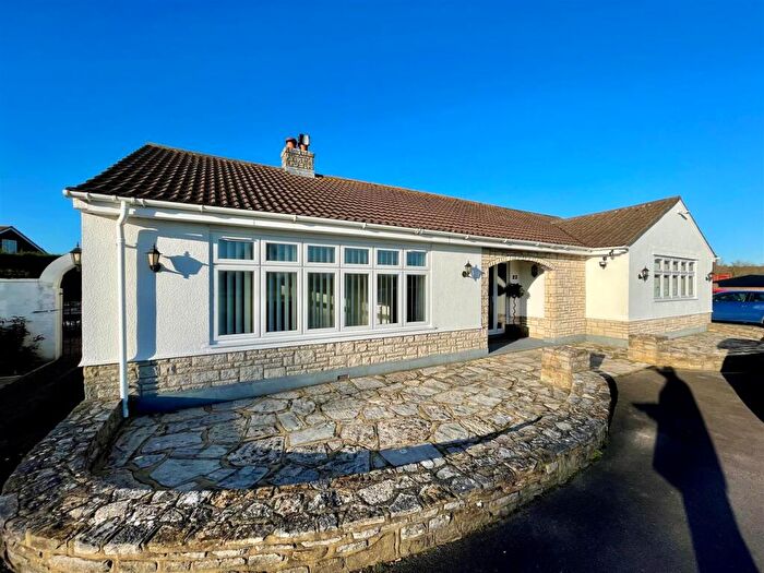 3 Bedroom Detached Bungalow To Rent In Ringwood Road, Ferndown, BH22