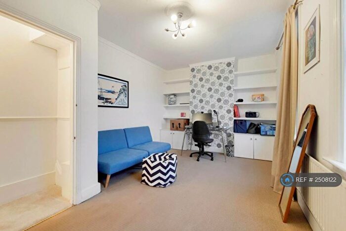 1 Bedroom Flat To Rent In Sladedale Road, London, SE18