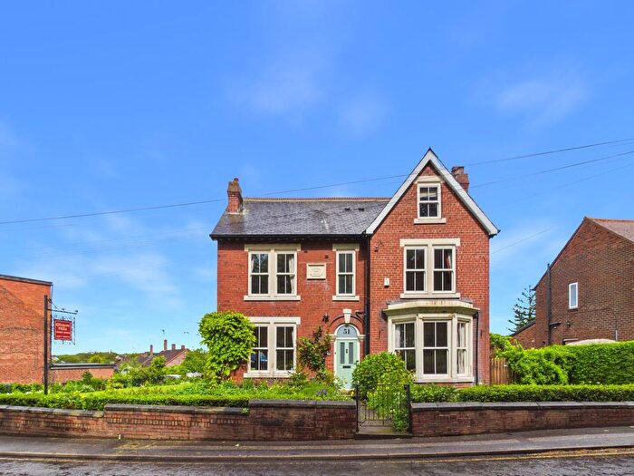 6 Bedroom Detached House For Sale In Ackworth Road, Pontefract, WF7