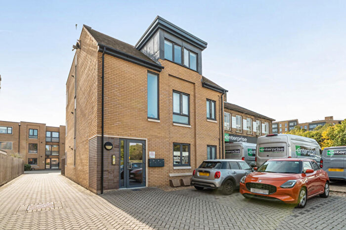 2 Bedroom Apartment For Sale In West Way, Oxford, Oxfordshire, OX2