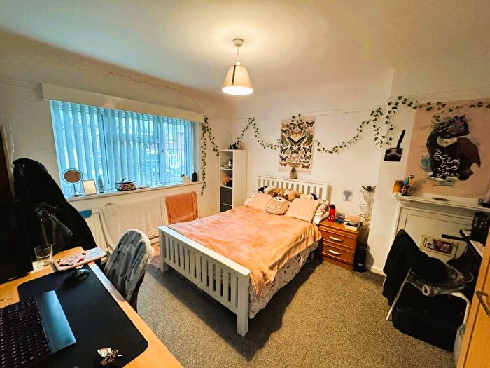 4 Bedroom Semi-Detached House To Rent In Charnock Avenue, Nottingham, Nottinghamshire, NG8