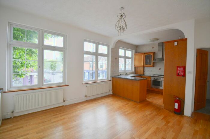 1 Bedroom Flat To Rent In Northfield Avenue, London, W13