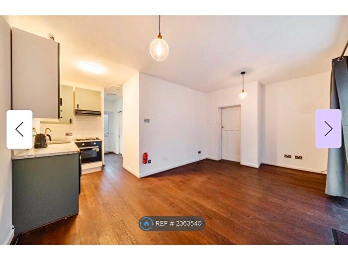 2 Bedroom End Terrace House To Rent In Whitebeam Avenue, Pettswood, BR2