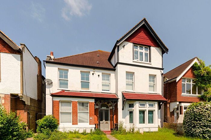 1 Bedroom Flat To Rent In Avenue South, Surbiton, KT5