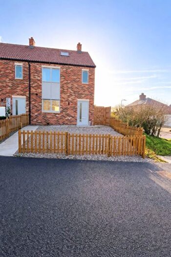 3 Bedroom End Of Terrace House For Sale In Manor Yard Court, Lincoln, LN3