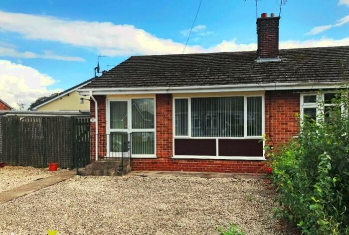 2 Bedroom Semi-Detached Bungalow To Rent In Mill Rise, Skidby, HU16