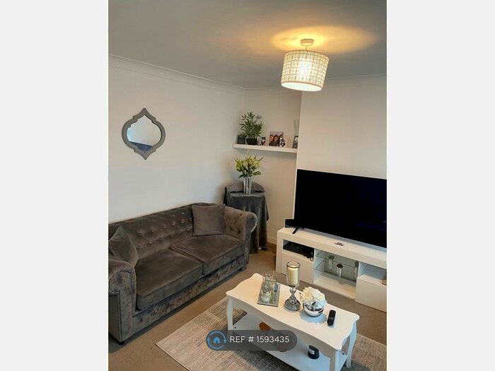 2 Bedroom Maisonette To Rent In Croft Close, Chislehurst, BR7