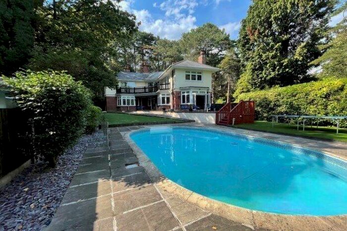 5 Bedroom Detached House To Rent In Braidley Road, Bournemouth, BH2